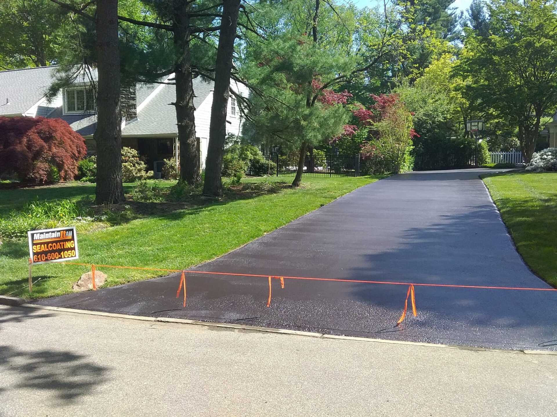 5 Things to Know About Sealcoating Your Driveway