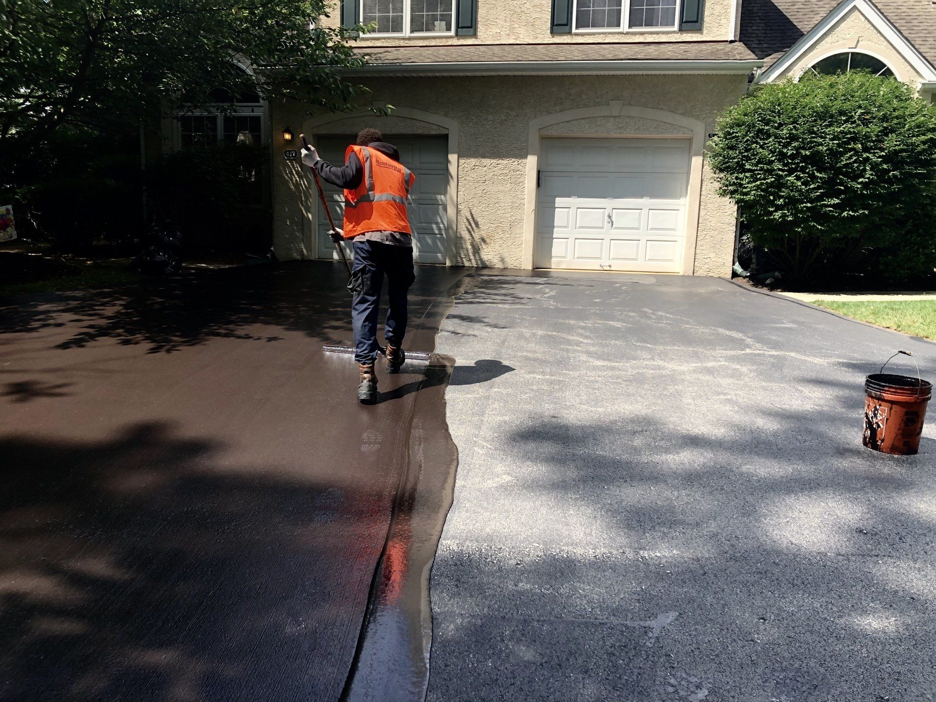 How Do I Prepare My Driveway for Sealcoating?