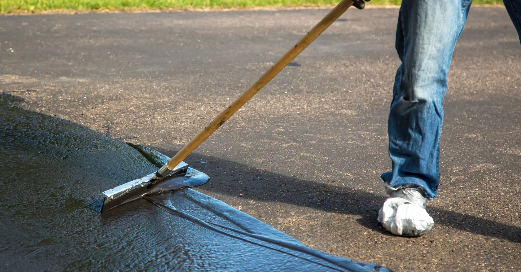 The Pros and Cons of Different Asphalt Sealer Types