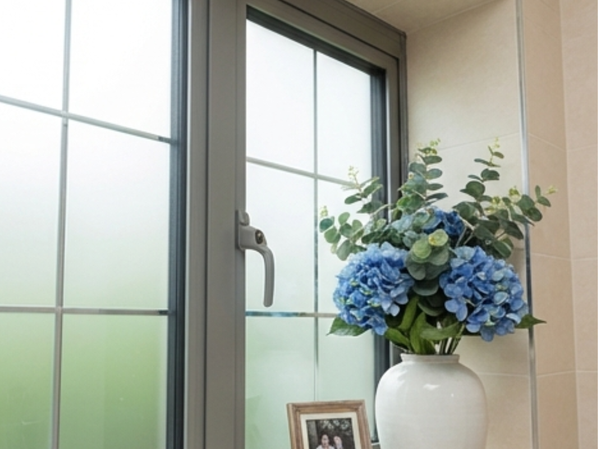 Grey aluminium Casement windows - Prior Products Stratford-upon-Avon