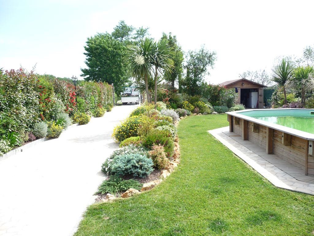 ingresso villa con piscina