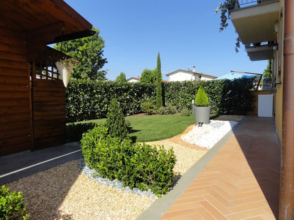 giardino divisione casa