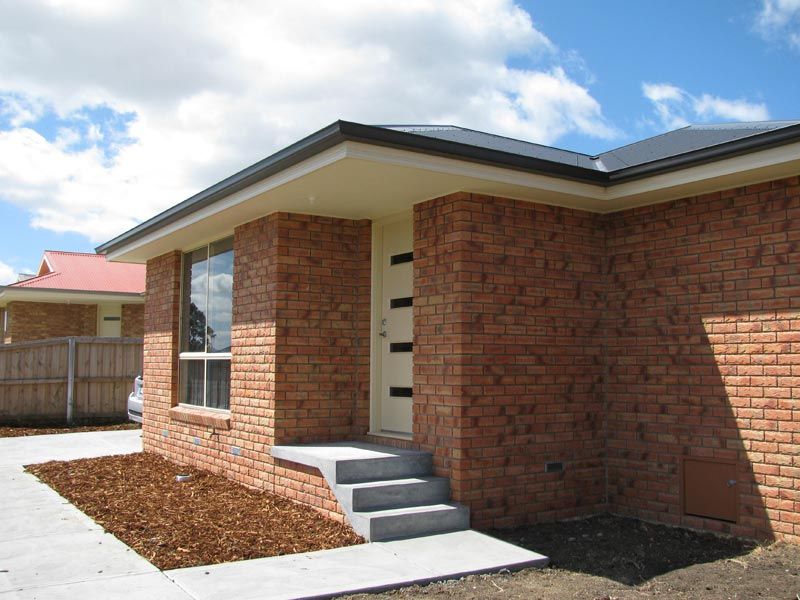 steps up to front door