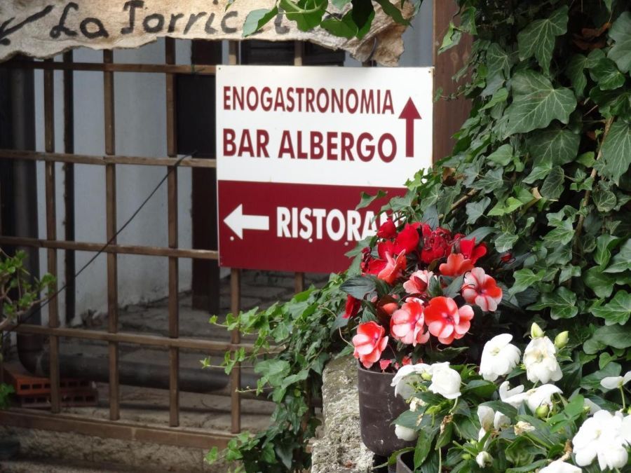 Insegna del bar albergo