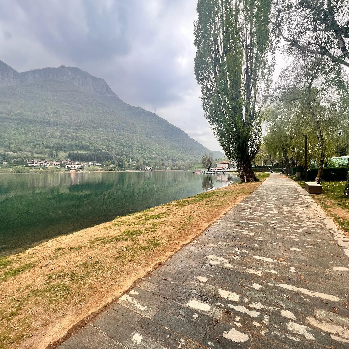 altra camminata sul lago