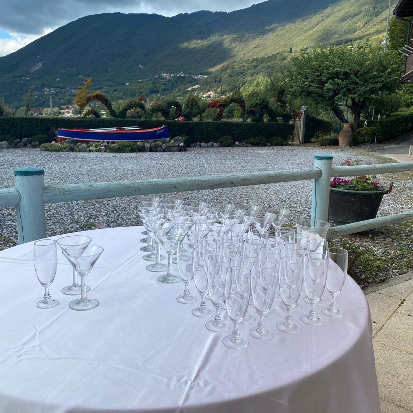 aperitivo vista lago