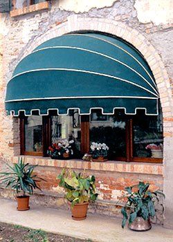 ristorante con tenda a cappottina