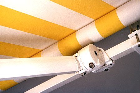 tenda a bracci a righe