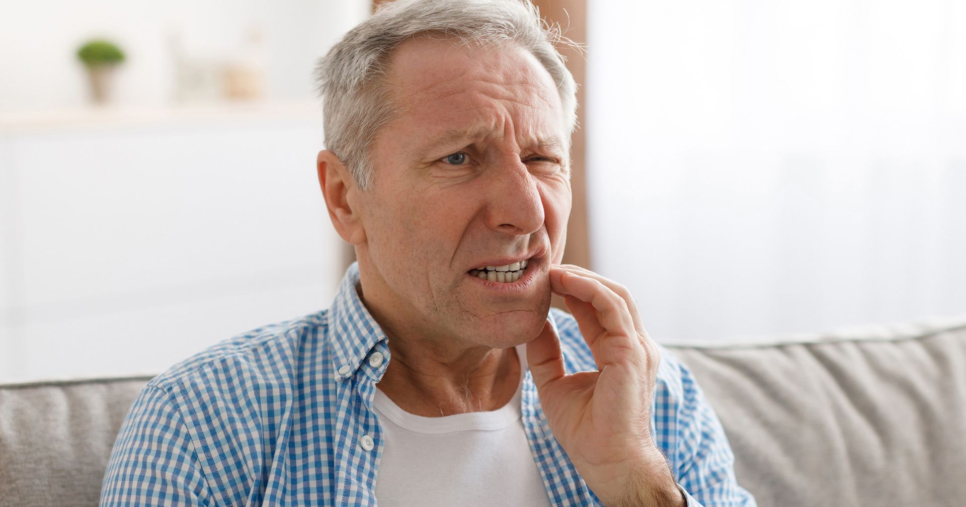 what is considered a dental emergency