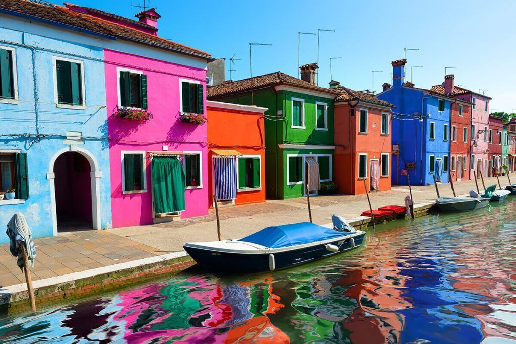 the-coloured-houses-in-burano-venice-venice-tours