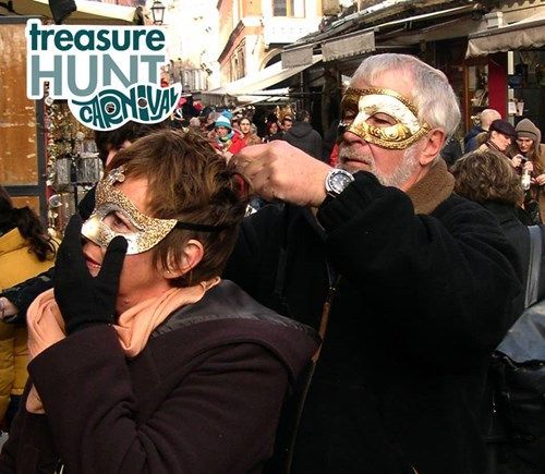 personnes-portant-des-masques-de-carnaval-vénitien-venice-venice-tours