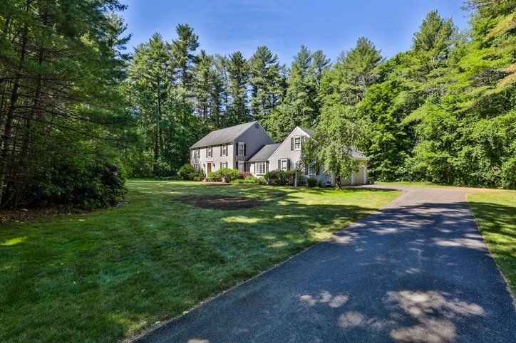 Estate Sale in Boxford,  Mill Rd