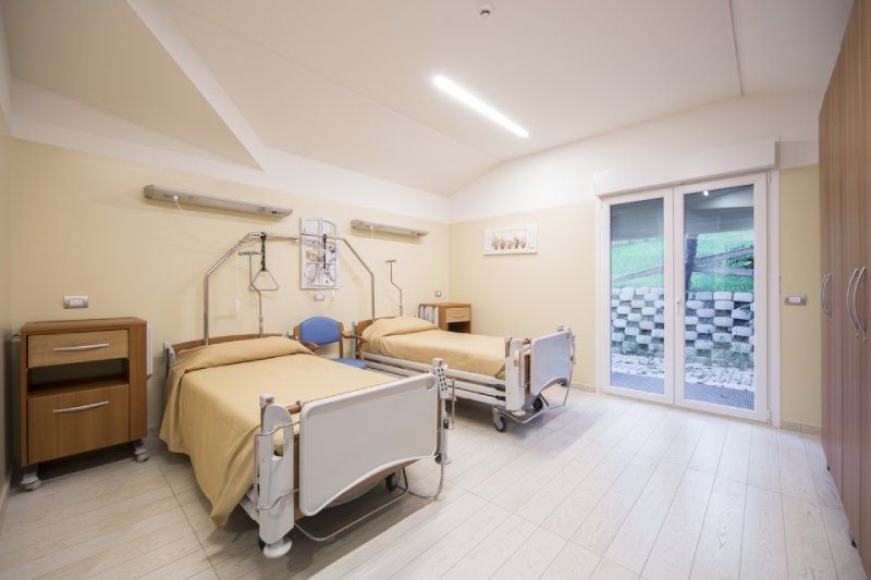 camera da letto di case di riposo convenzionate a Bologna