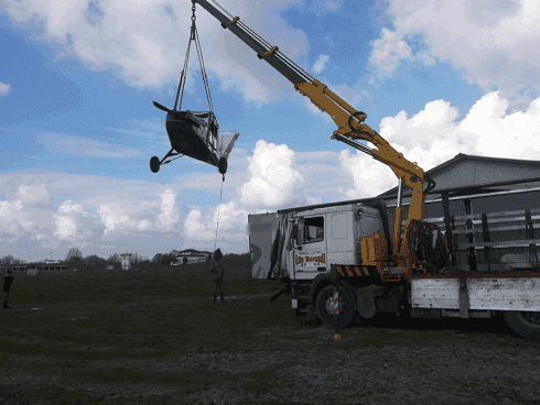 automezzo pesante con gru