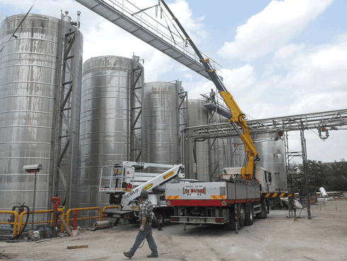 automezzo con autogru