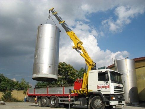 autogru con carico industriale