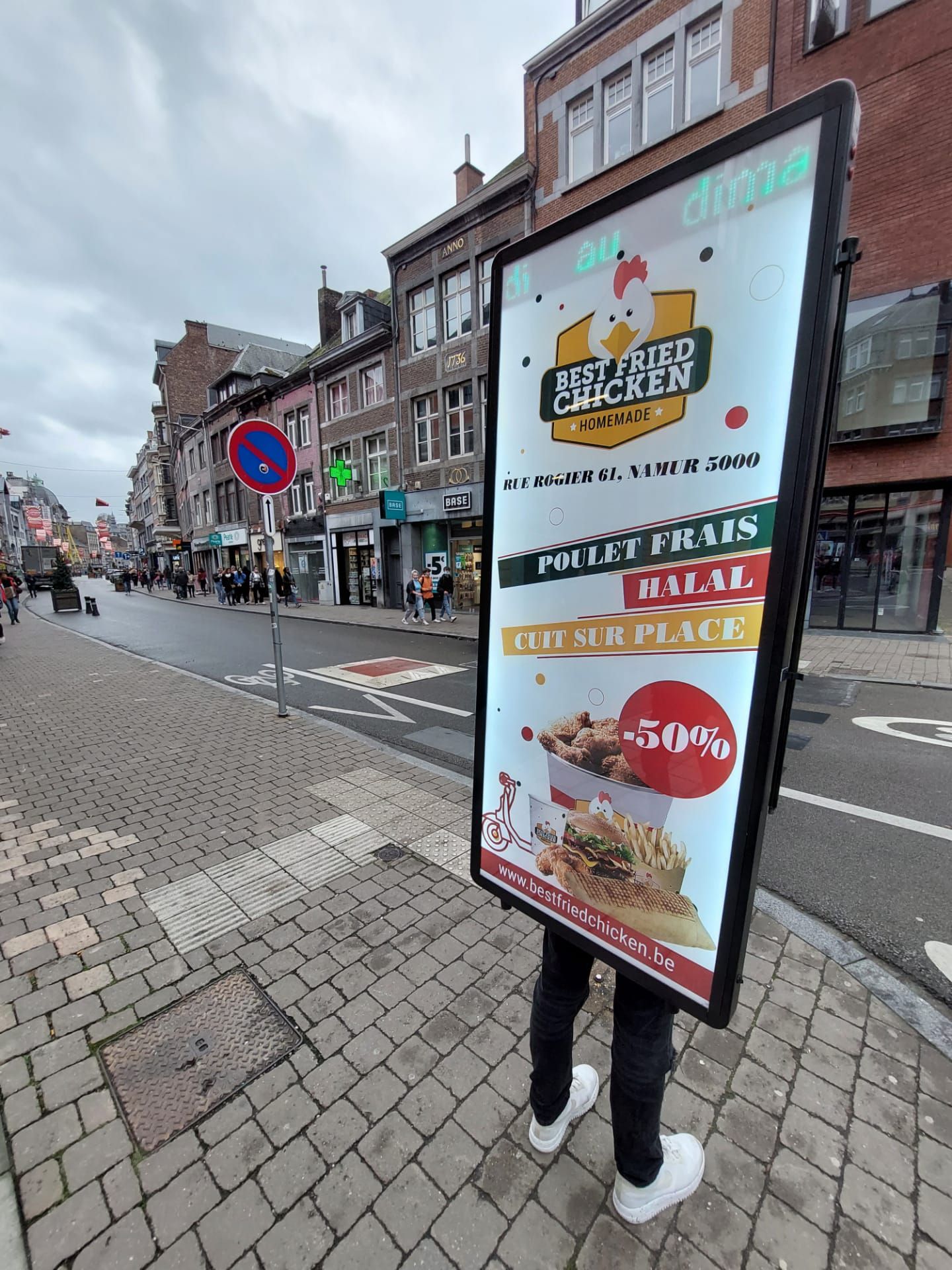 Street marketing - homme sandwich 2.0 - belgique