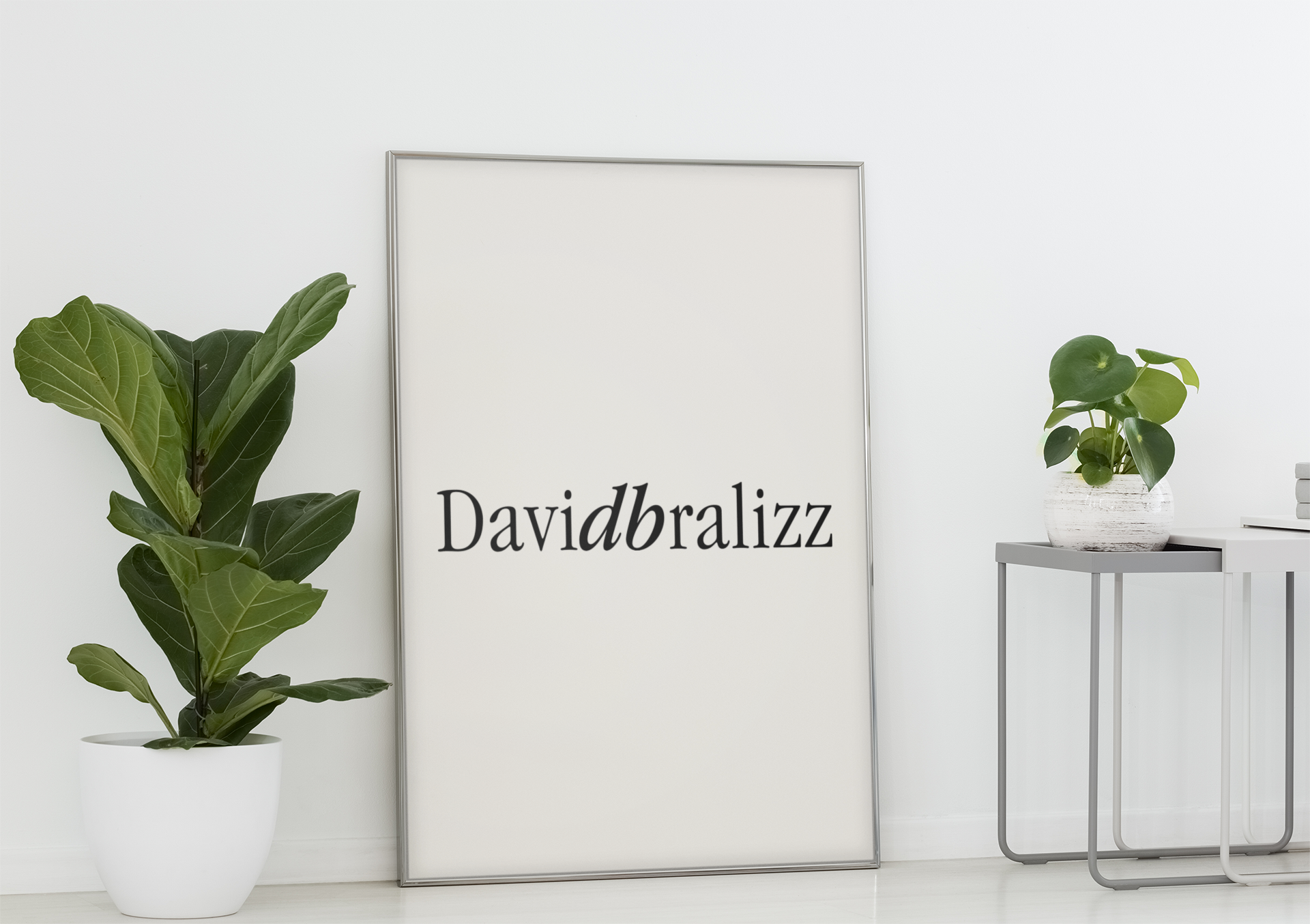 Une estampe encadrée portant l'inscription « Davidbralizz » 
