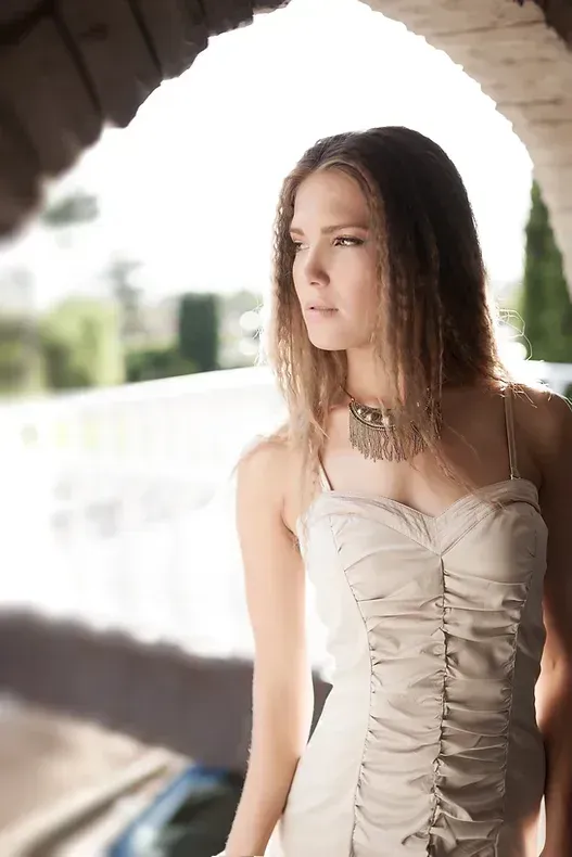 Makeup and styling by Bombshell Makeup (now Charishma) using air brush makeup. Photo by Andy Gock