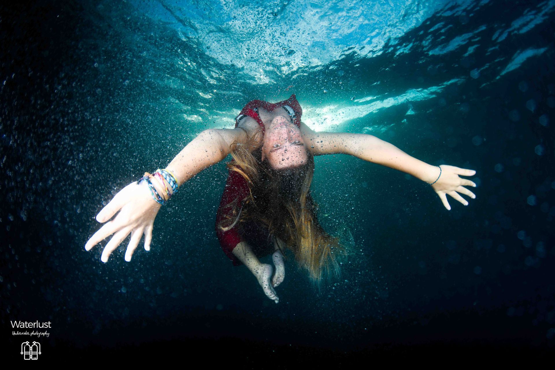Underwater bridesmaid in Fiji 
