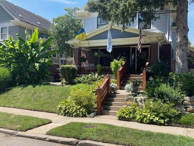 4318 Fairmount House