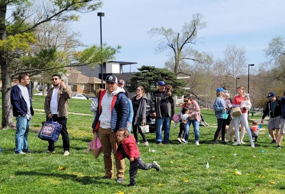 Eggstravagnza Egg Hunt Parents