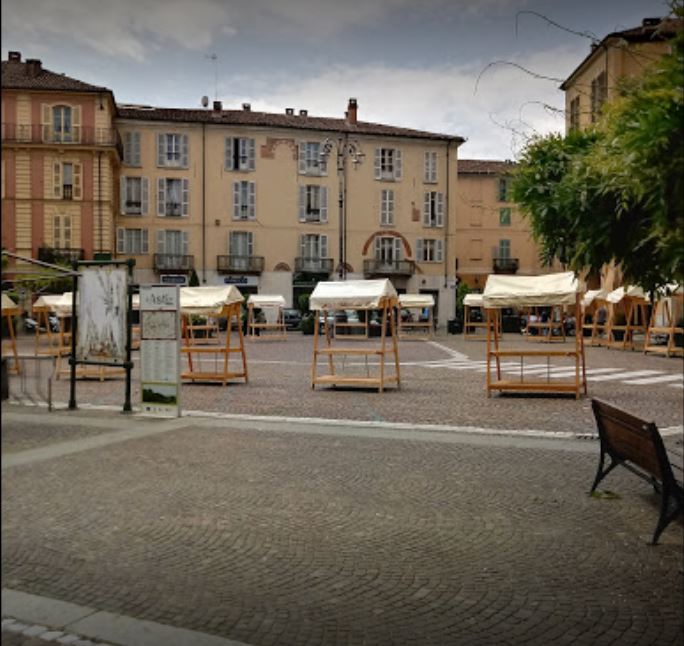 piazza di fronte il ristorante