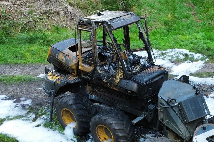 Brandschaden am Harvester Ponsse Scorpion, Schadengutachten, Maschinebruch Versicherung, Ursachenermittlung im Wald, Bundesweit