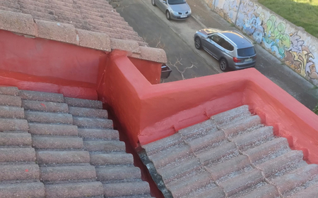 sellado de juntas y fisuras, eliminación de goteras en el tejado en un chalet de arganda del rey