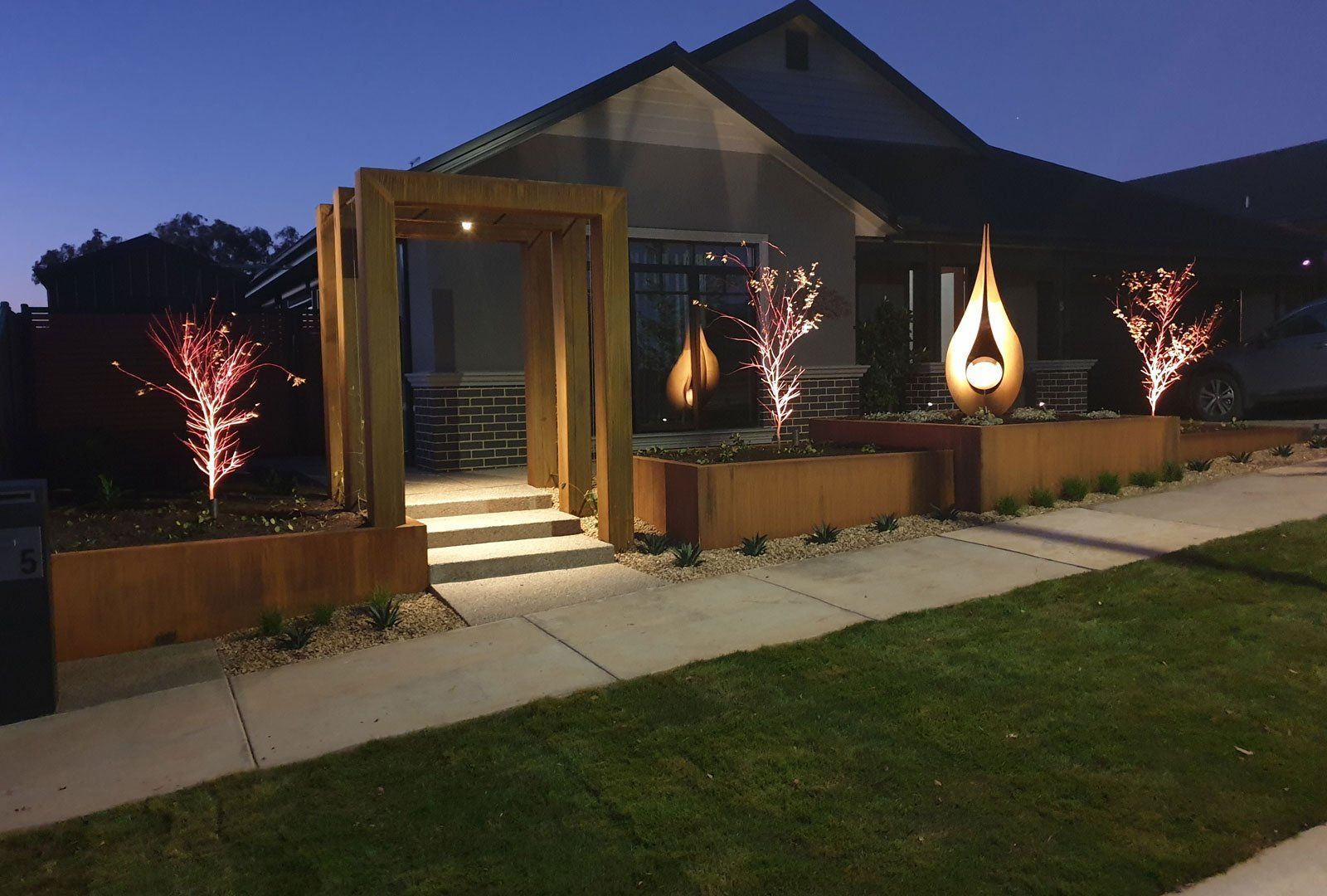 Garden Spotlight — Bendigo, VIC — Ian Kelly Landscape Contractor