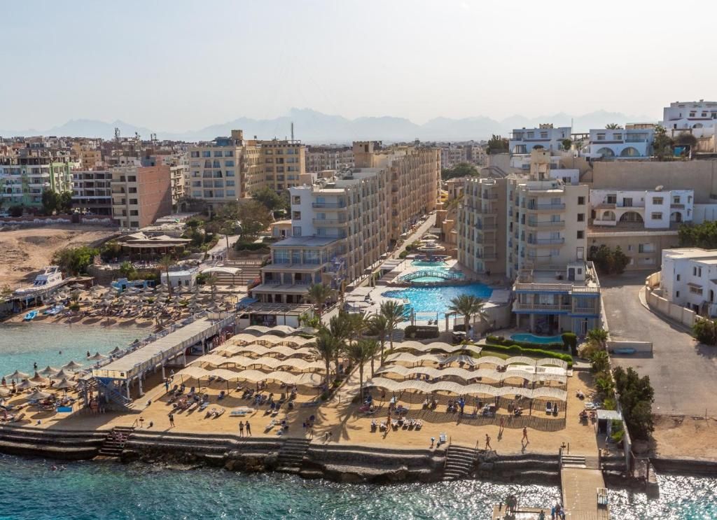 Sphinx Aqua Park Beach Resort 
