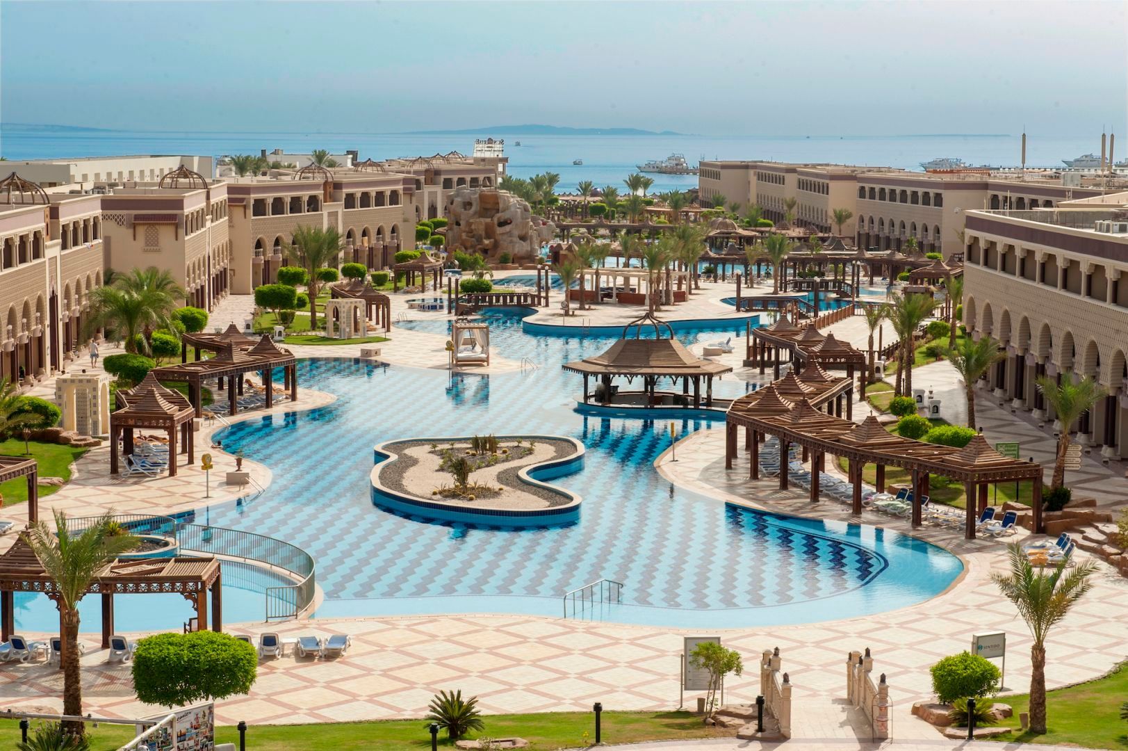 SUNRISE Alora Aqua Park Resort