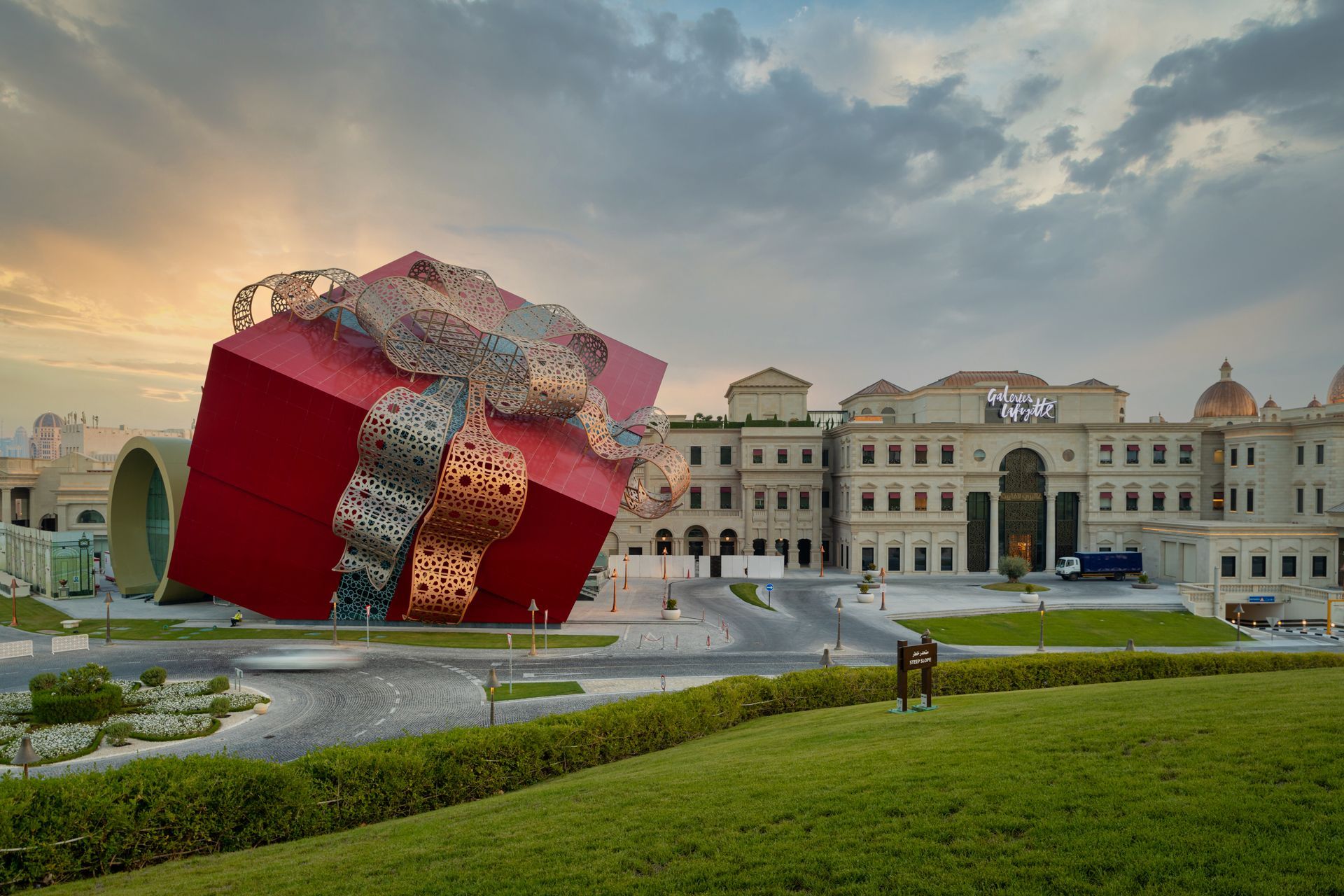 Cheap Christmas and New Year Holiday Package 