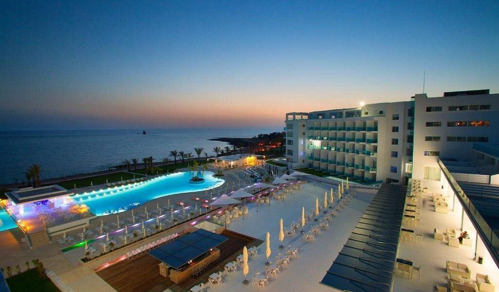 King Evelthon Beach Hotel