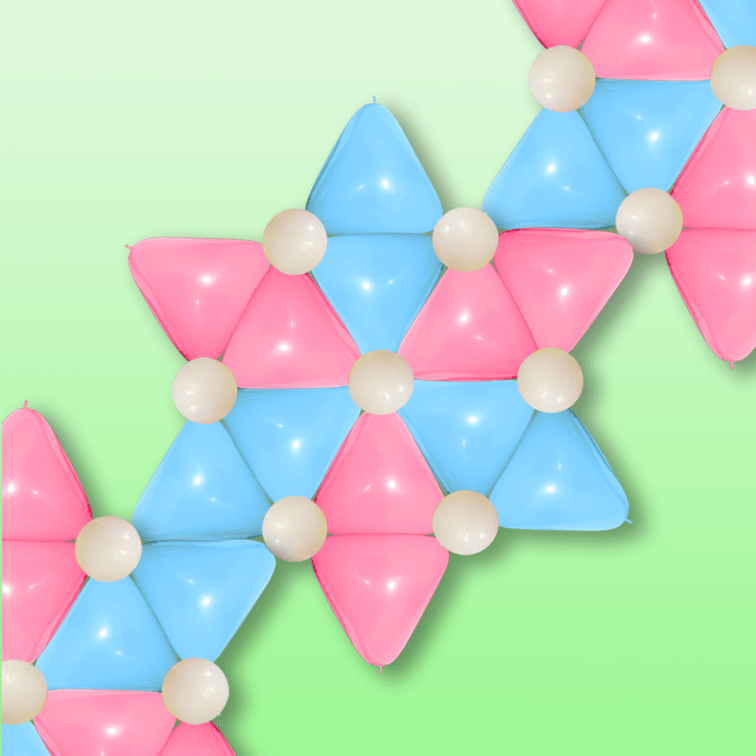 مثلثات اللاتكس الشجر اللاتكس: بالونات على شكل مثلث مع ذيول ، وصلات ، لربطها ببعضها البعض