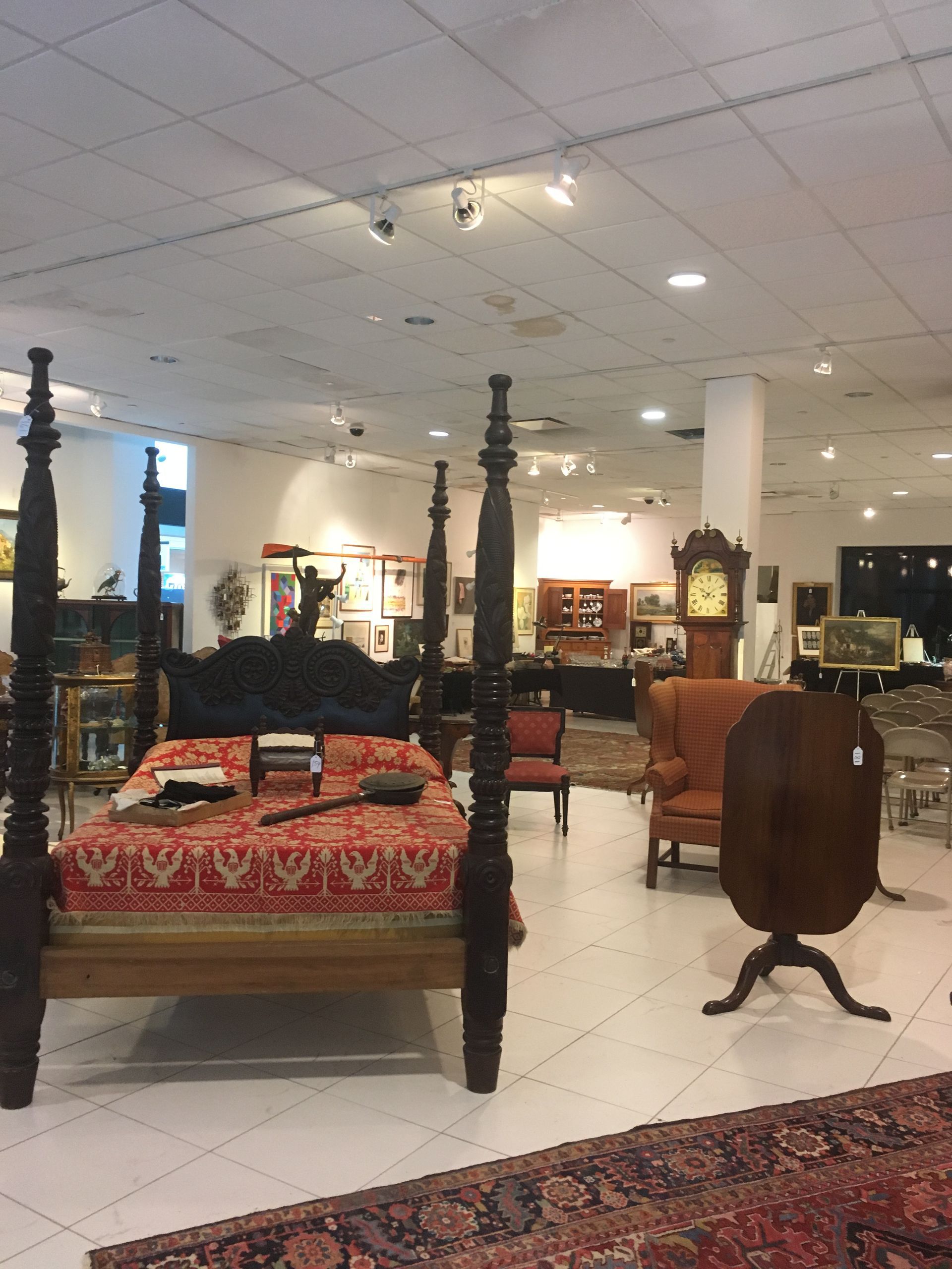 Antiques & Decorative Arts