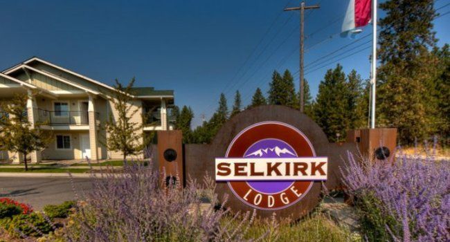 Selkirk Lodge
