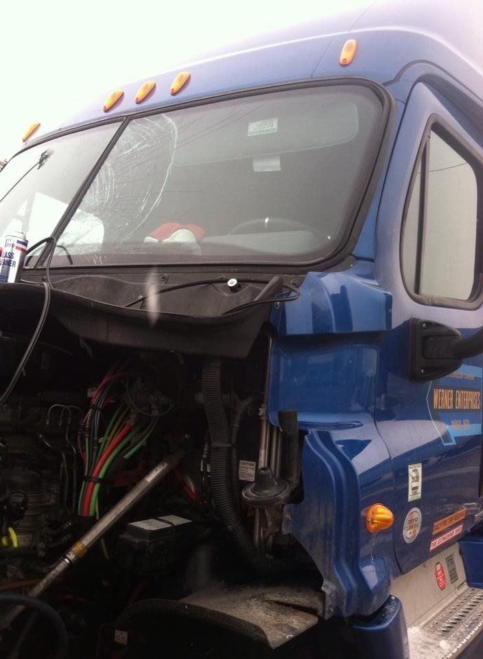 18-Wheeler Truck Glass — Chicago, IL — Sotelo Auto Glass Service