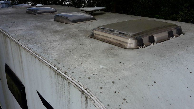 Caravan Roof Washed Gatwick Club Site