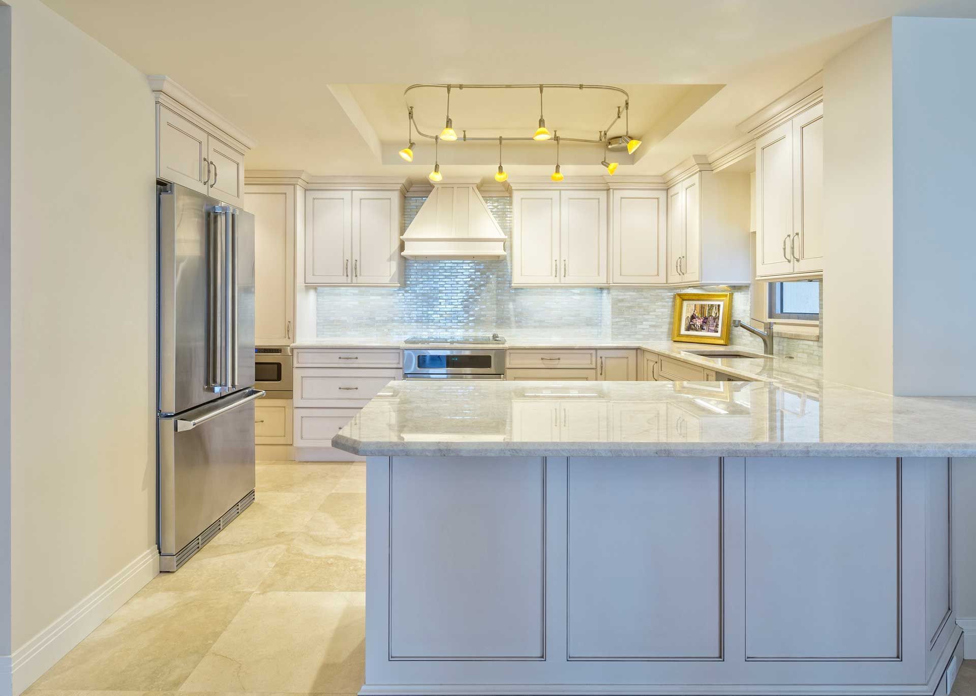 Modern kitchen featuring a stylish and long-lasting granite countertop.