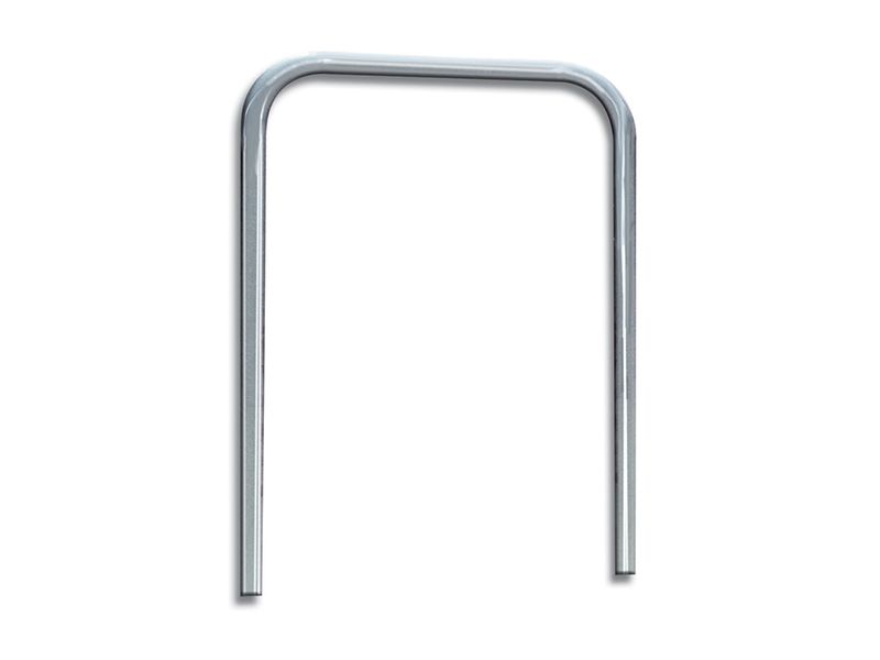 Un primo piano di una barra di metallo su uno sfondo bianco.