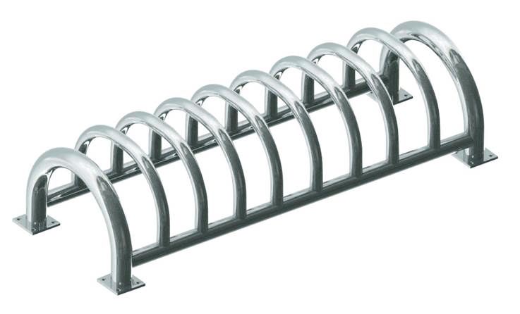 Una fila di portabiciclette in acciaio inossidabile su uno sfondo bianco.