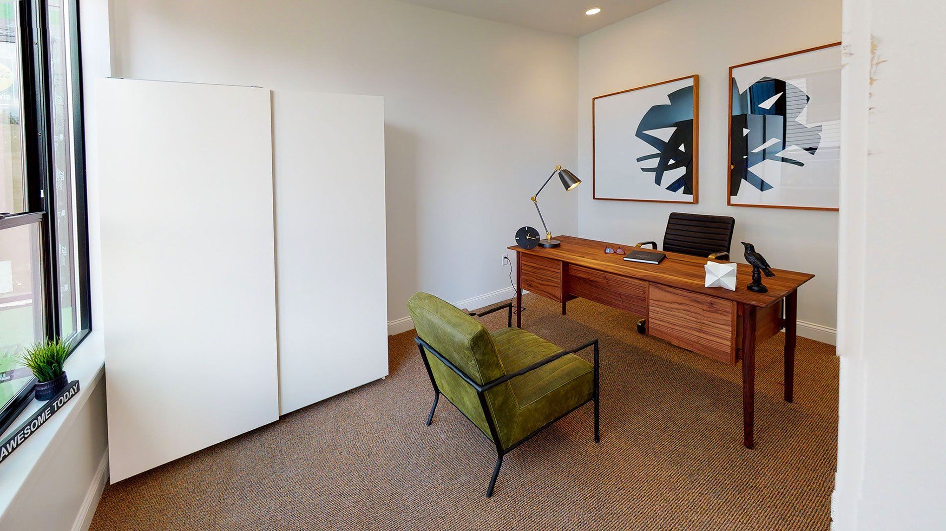 28 MECHANIC - Office Room