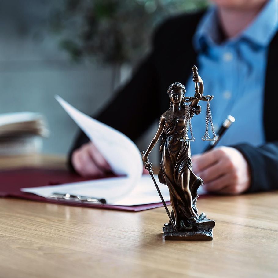 VAZQUEZ Y MENDOZA ABOGADOS