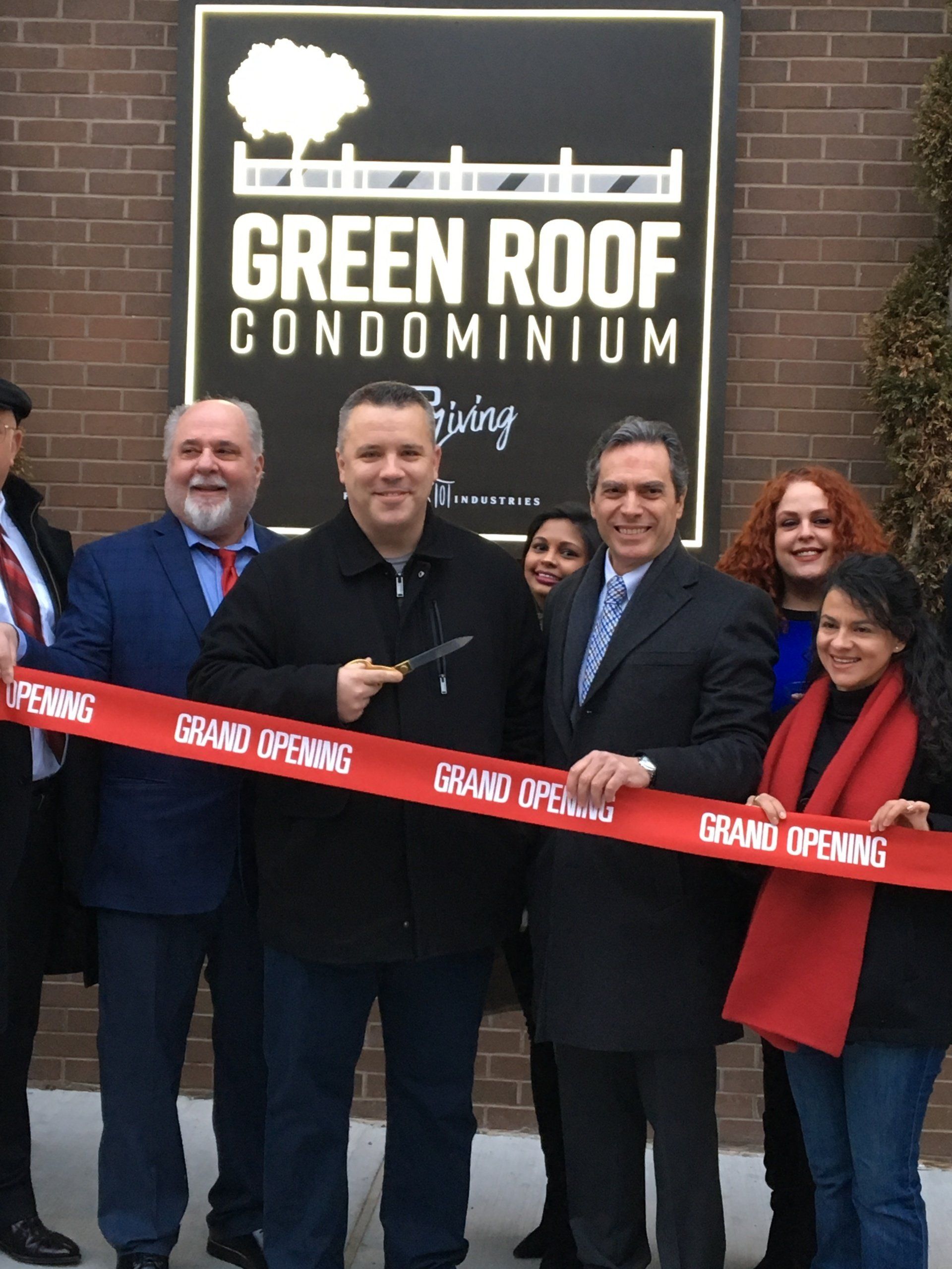 photo of ribbon cutting ceremony