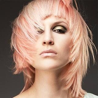 taglio scalato e colore rosa