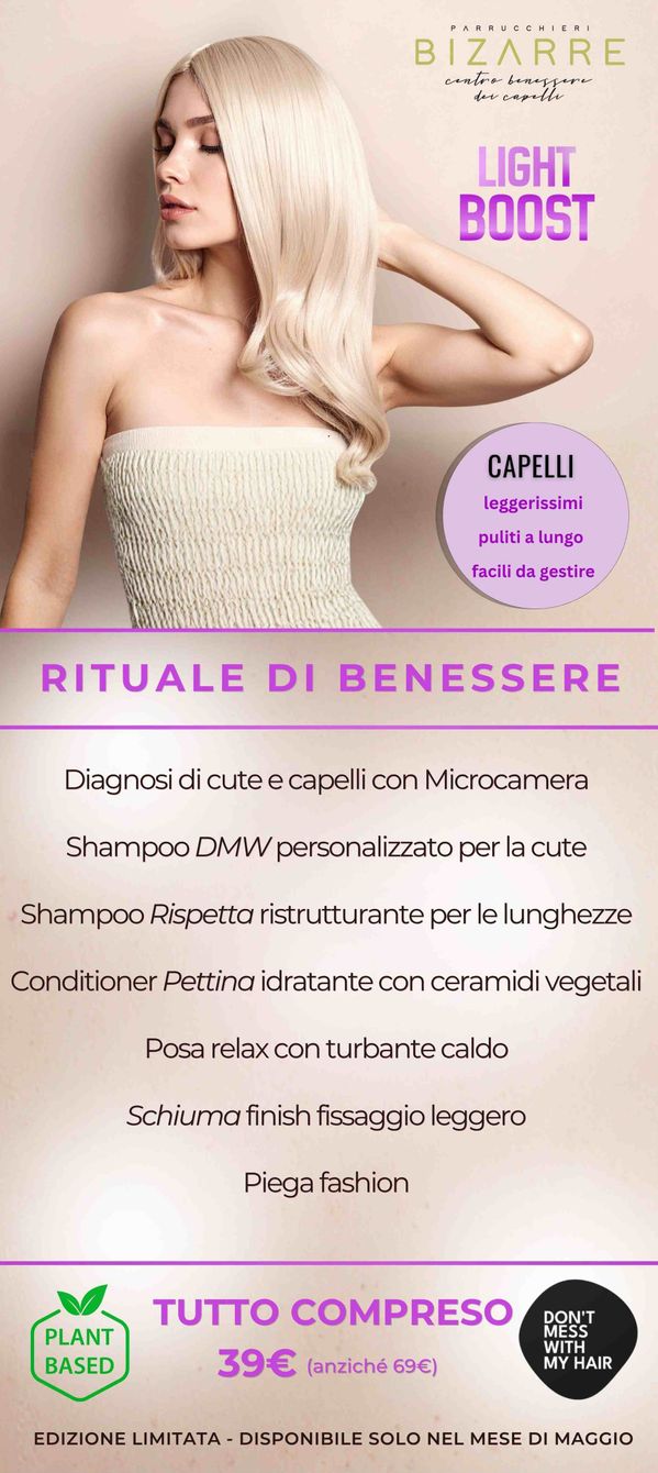 Pubblicità per un trattamento per capelli. Donna con capelli lunghi. 