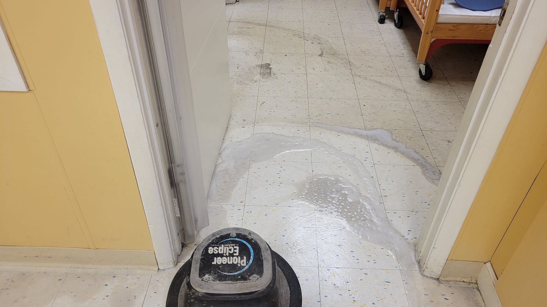 Residential Tile/Grout Cleaning and Sealing