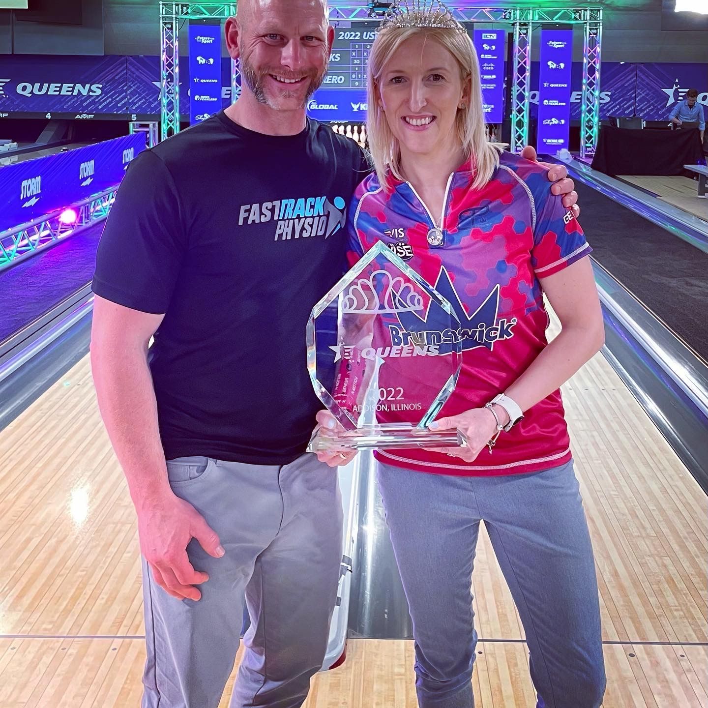 People Smiling On The Gym - Chicago, IL - Fast Track Physio