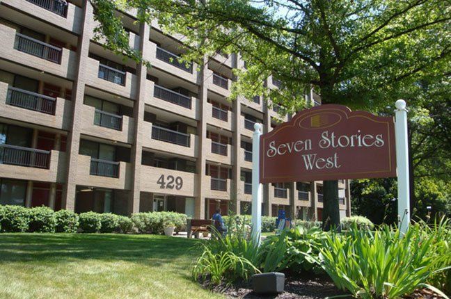 Seven Stories West Akron Apartments Bathroom